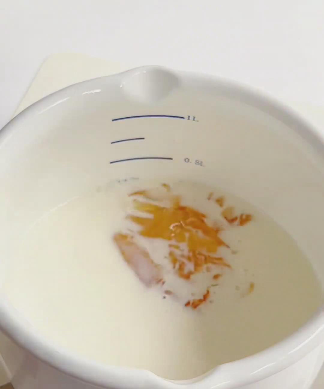 Make gelatin milk mixture