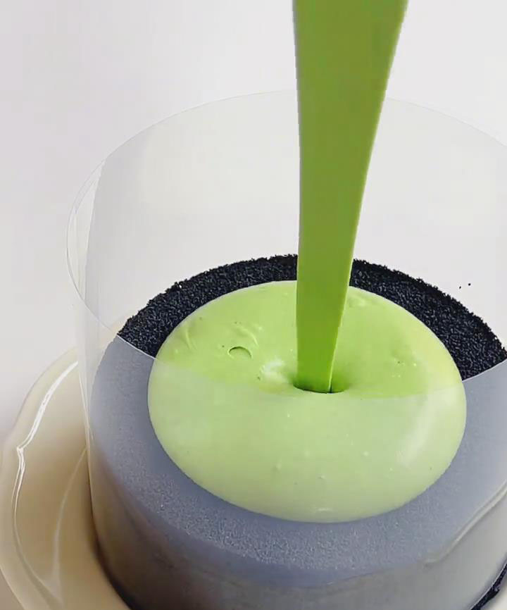 Fill with matcha milk cap and smooth the surface