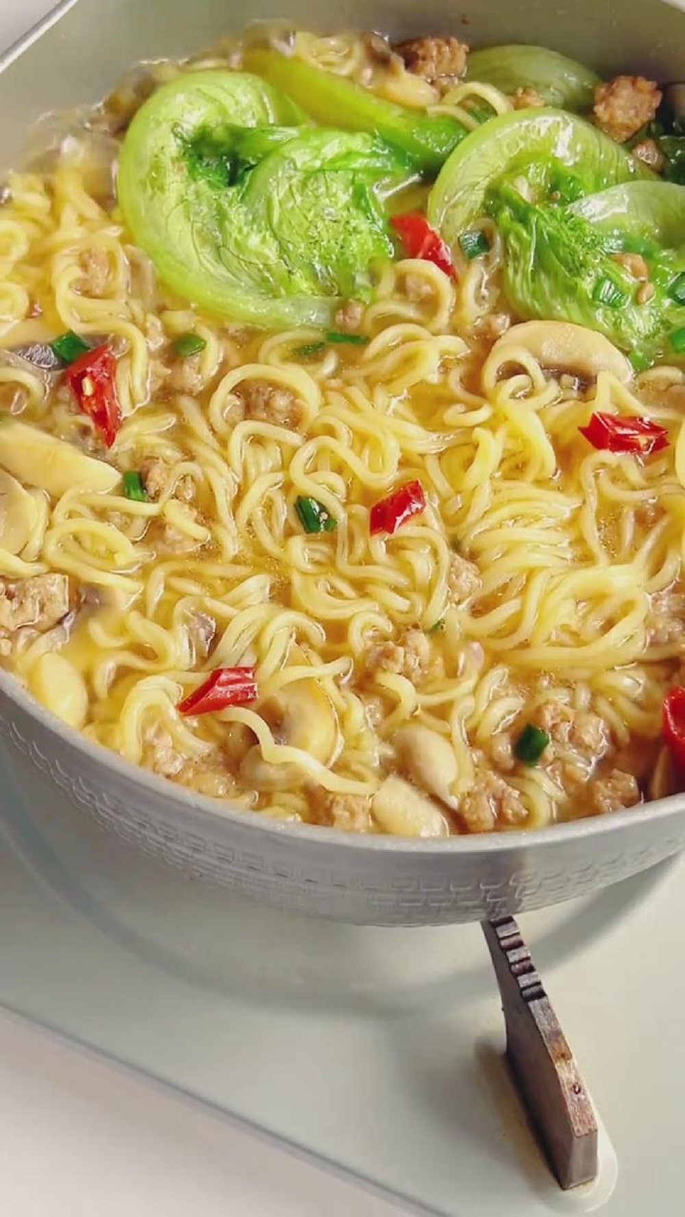 Mushroom Soup Noodles with Pork and Lettuce (1)