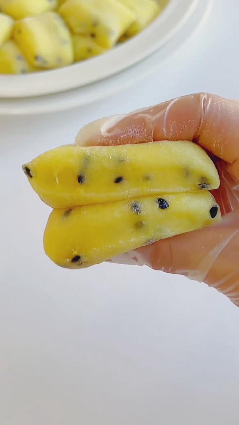 Passionfruit Mochi (4)