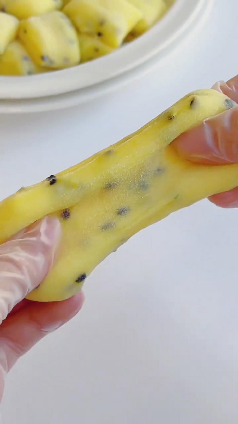 Passionfruit Mochi (5)