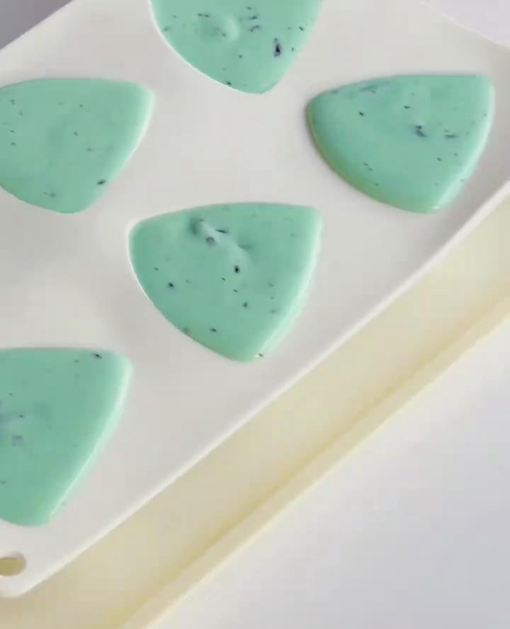 Transfer the mixture into a piping bag and pipe into zongzi molds