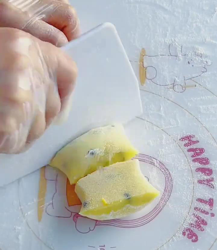 cut into 2 cm pieces