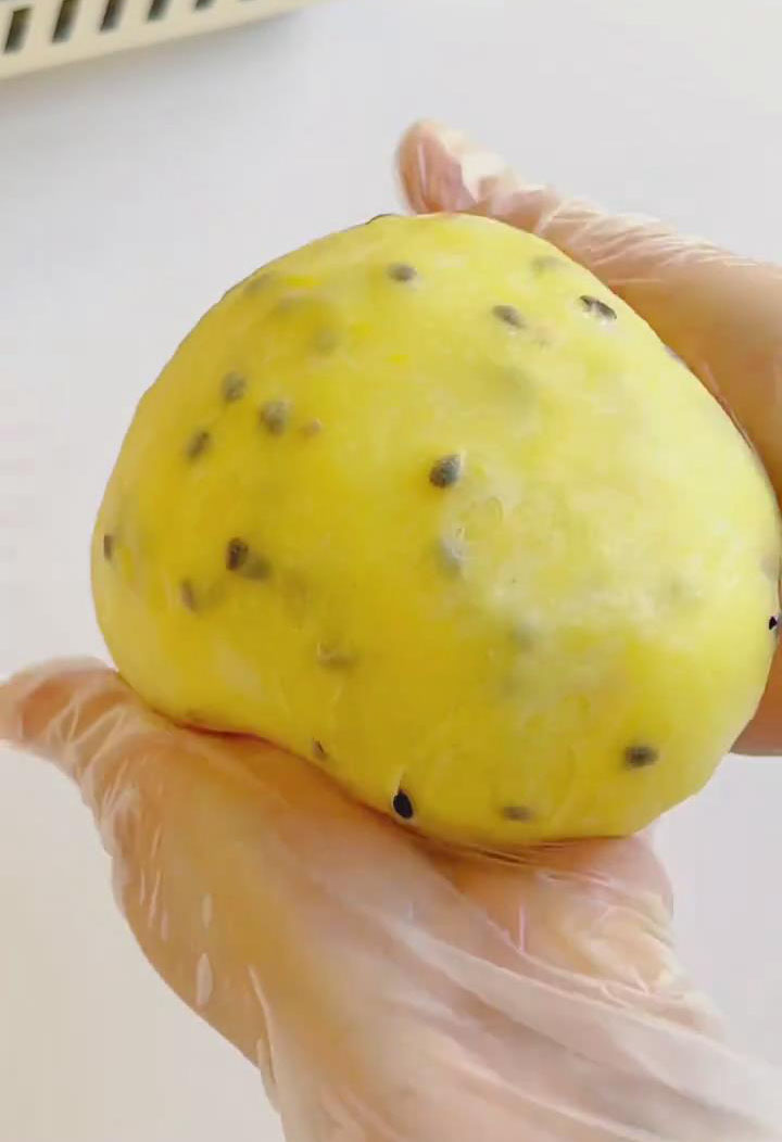 stretch the dough 10–15 times2