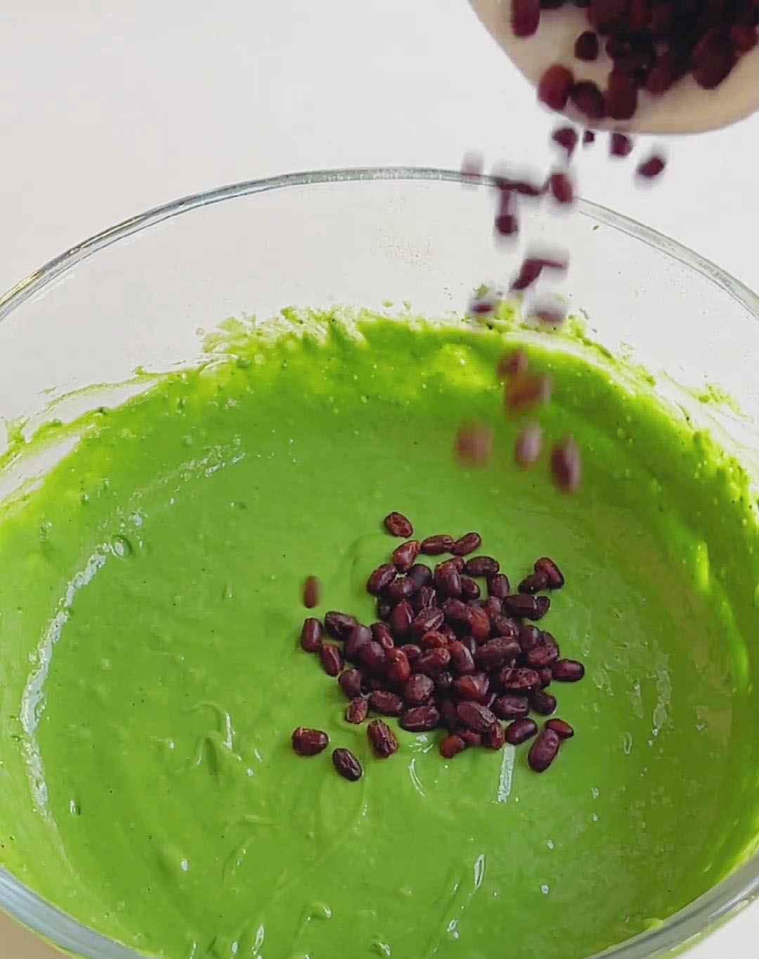 Add 50–80 g sweetened red beans new