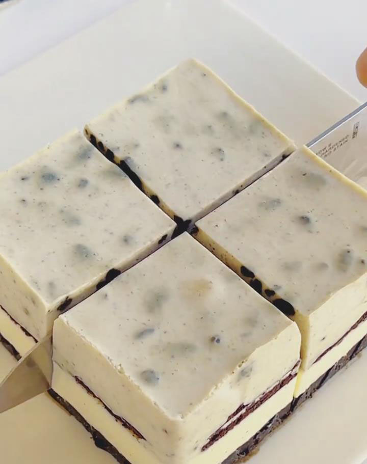 Slice Oreo Cheesecake