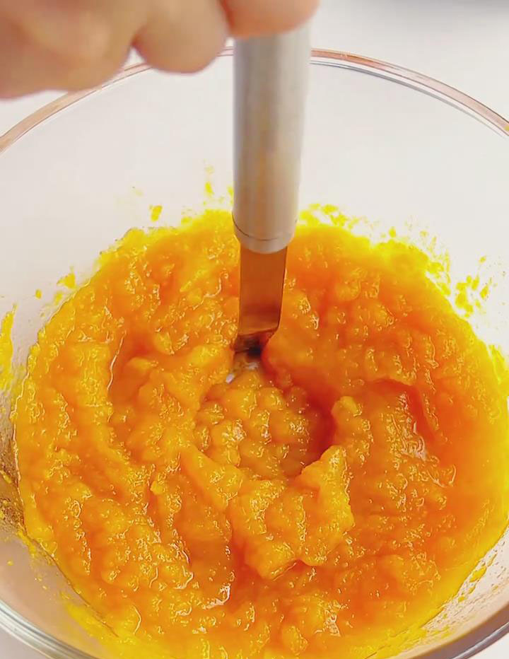 mash into a smooth pumpkin puree