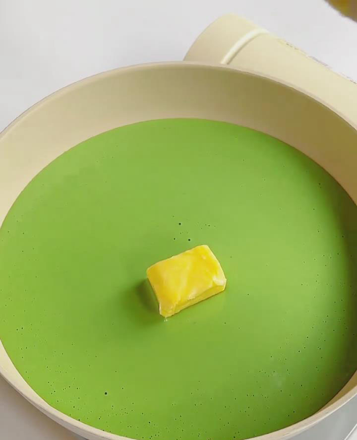 Add 20g of softened butter