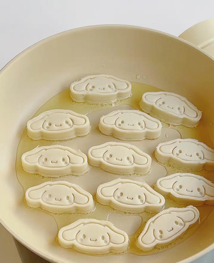 Add cakes with space