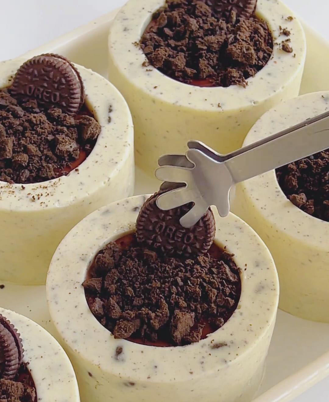Decorate with Oreo crumbs, a whole Oreo