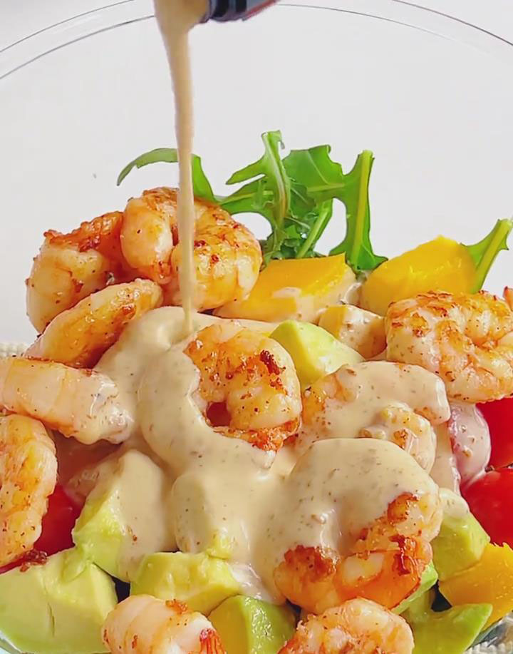 Drizzle with 80ml salad dressing