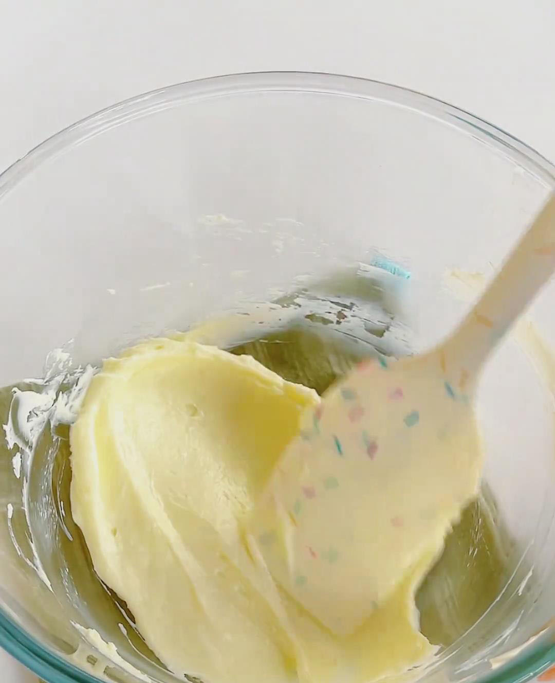 Mix softened mascarpone with sugar until smooth