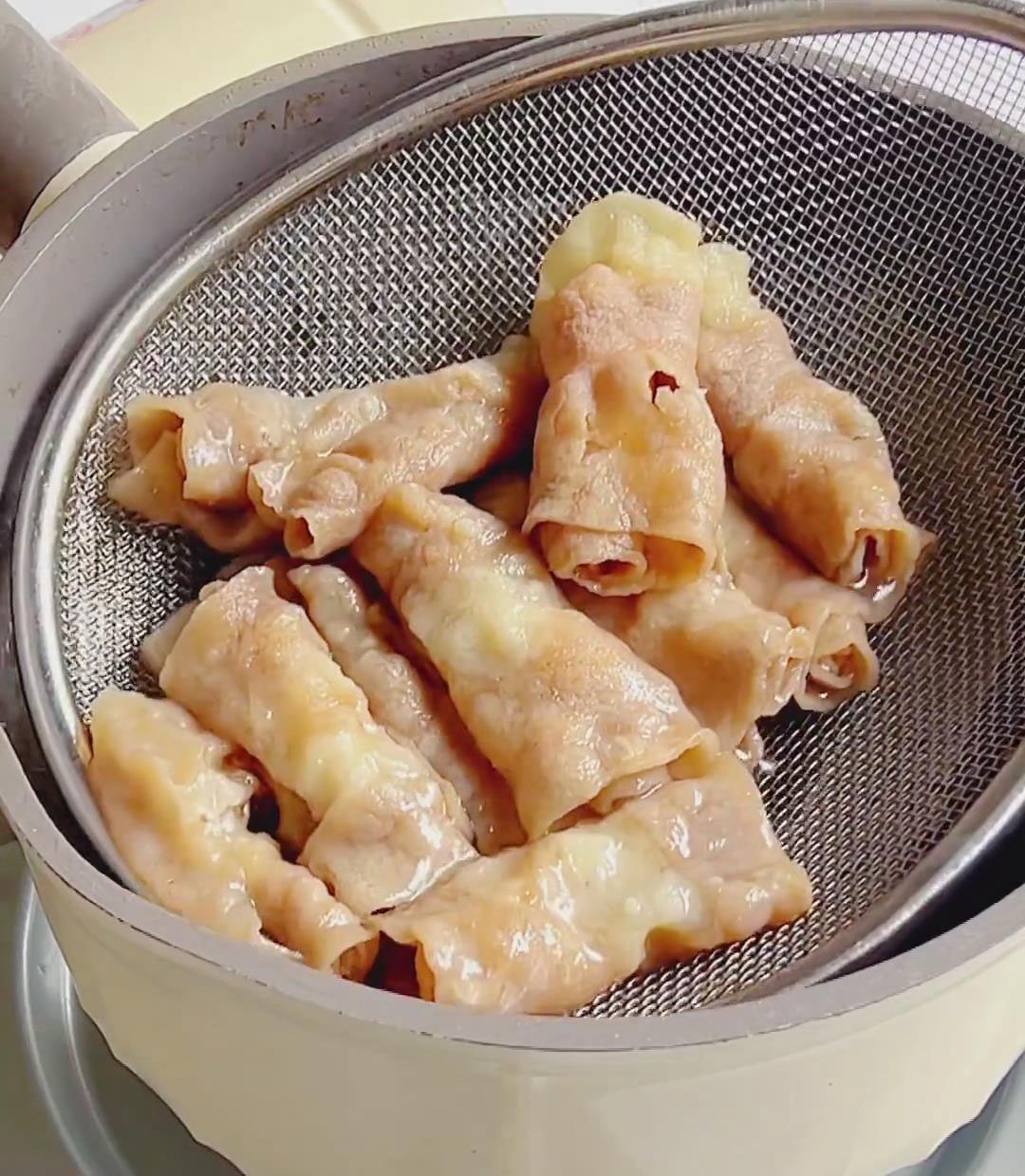 Once beef changes color (about 30 seconds), remove immediately