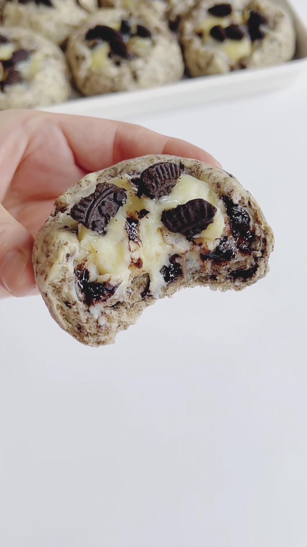 Oreo Cream Cheese Scones (3)