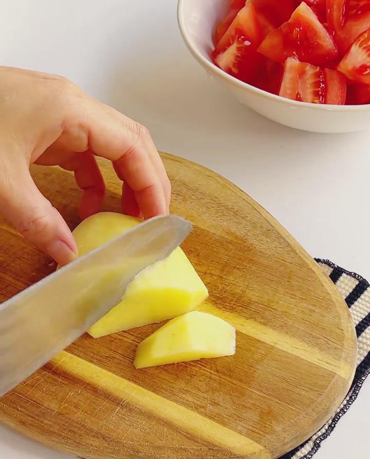 Peel and cut 1 potato into chunks