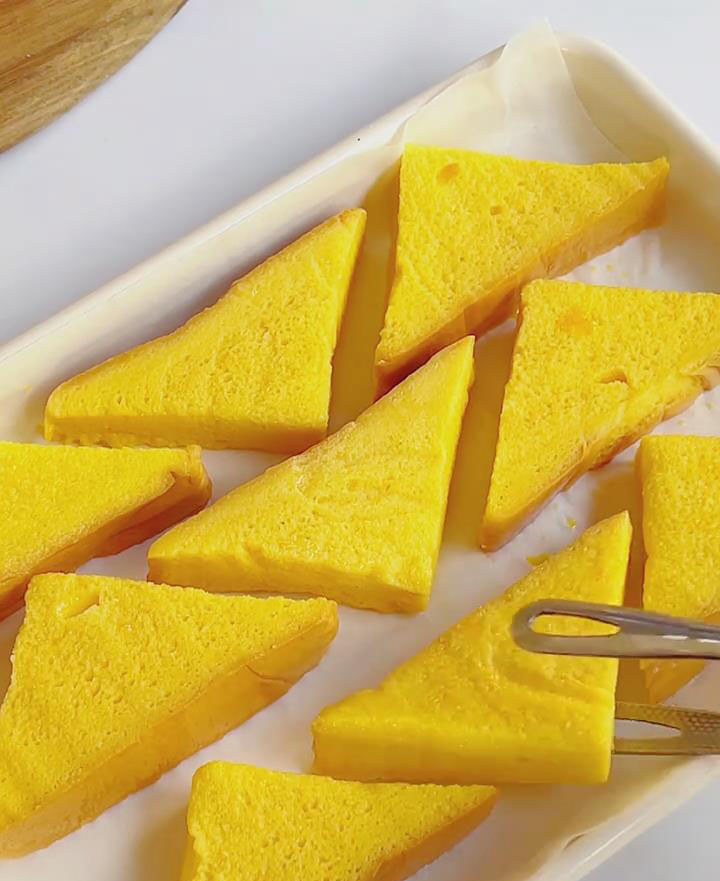 Place coated toast inside