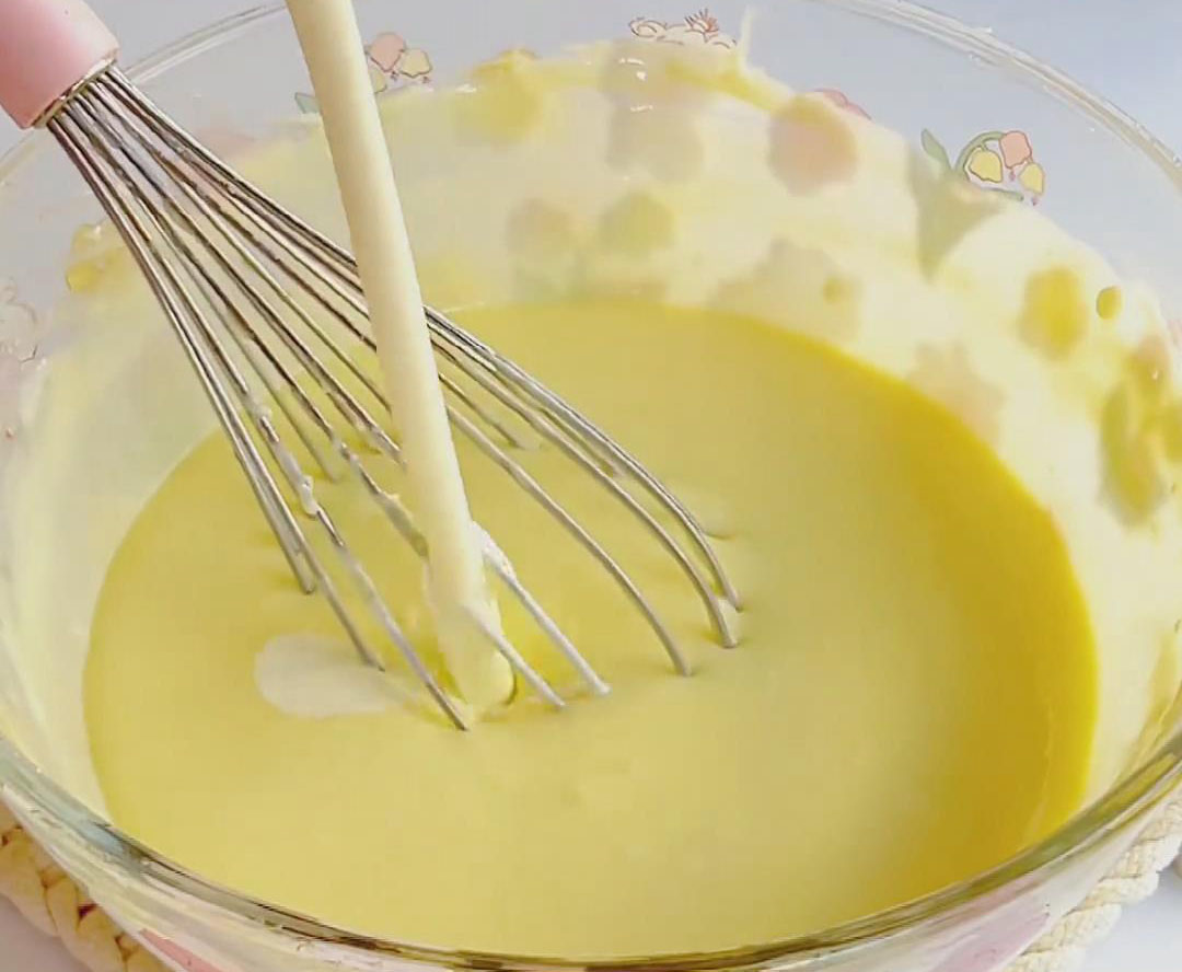 Pour in 200g heavy cream