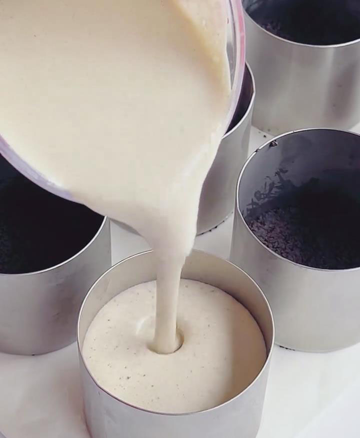 Pour mousse mixture into prepared molds