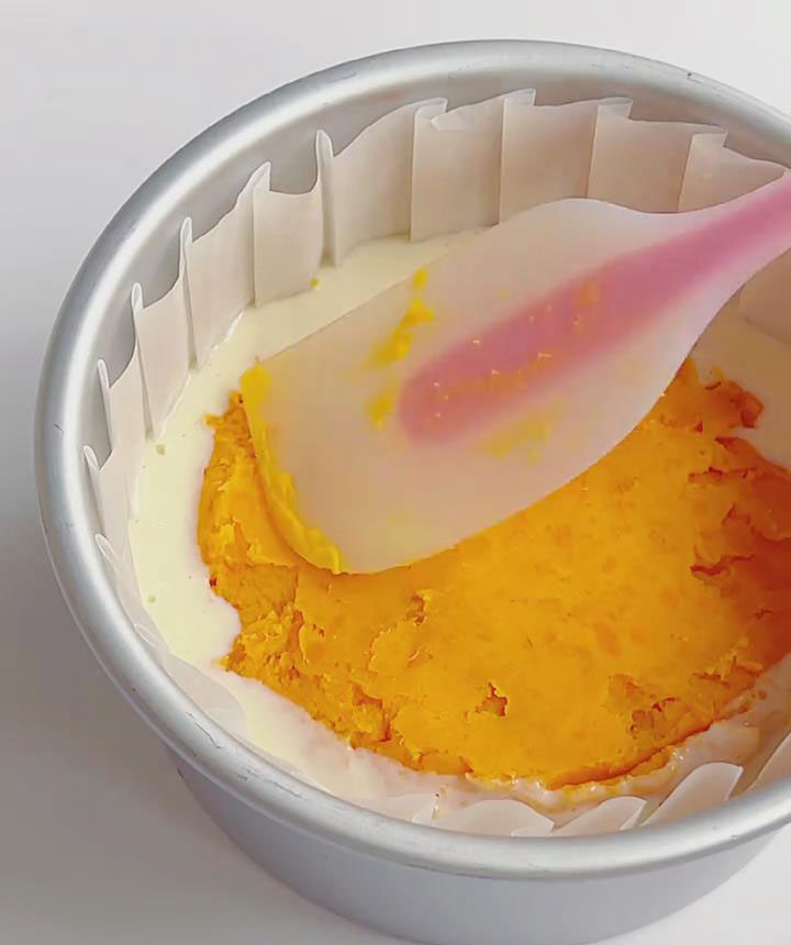 Spread the sweet potato mash evenly on top new