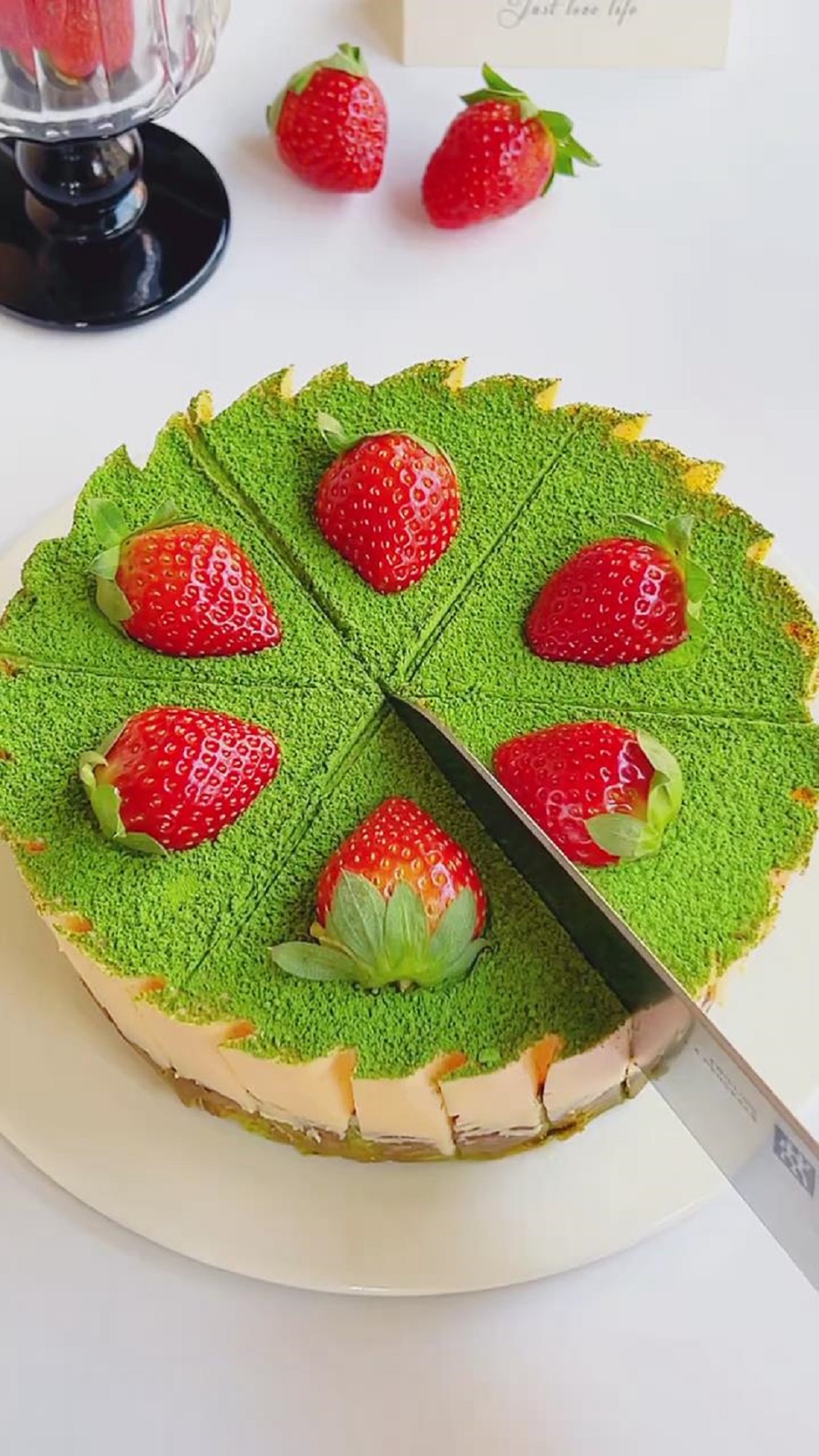 Strawberry Matcha Basque Cheesecake (3)