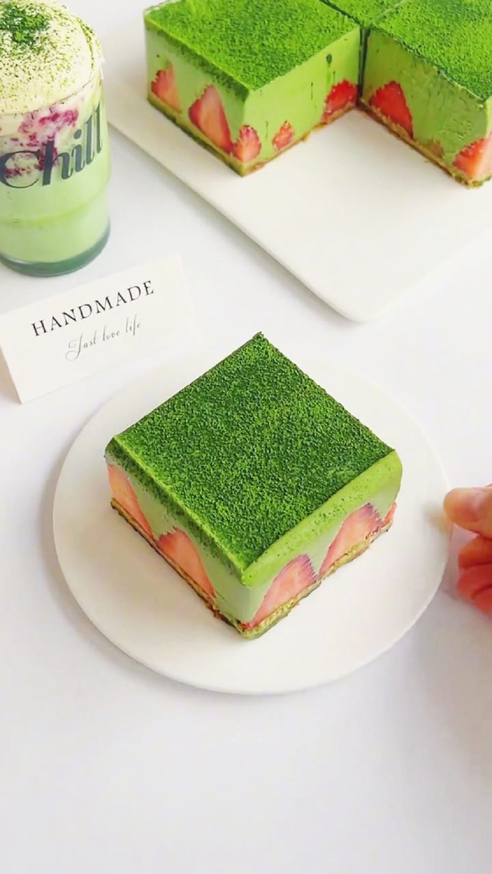 Strawberry Matcha Lava Cake (3)