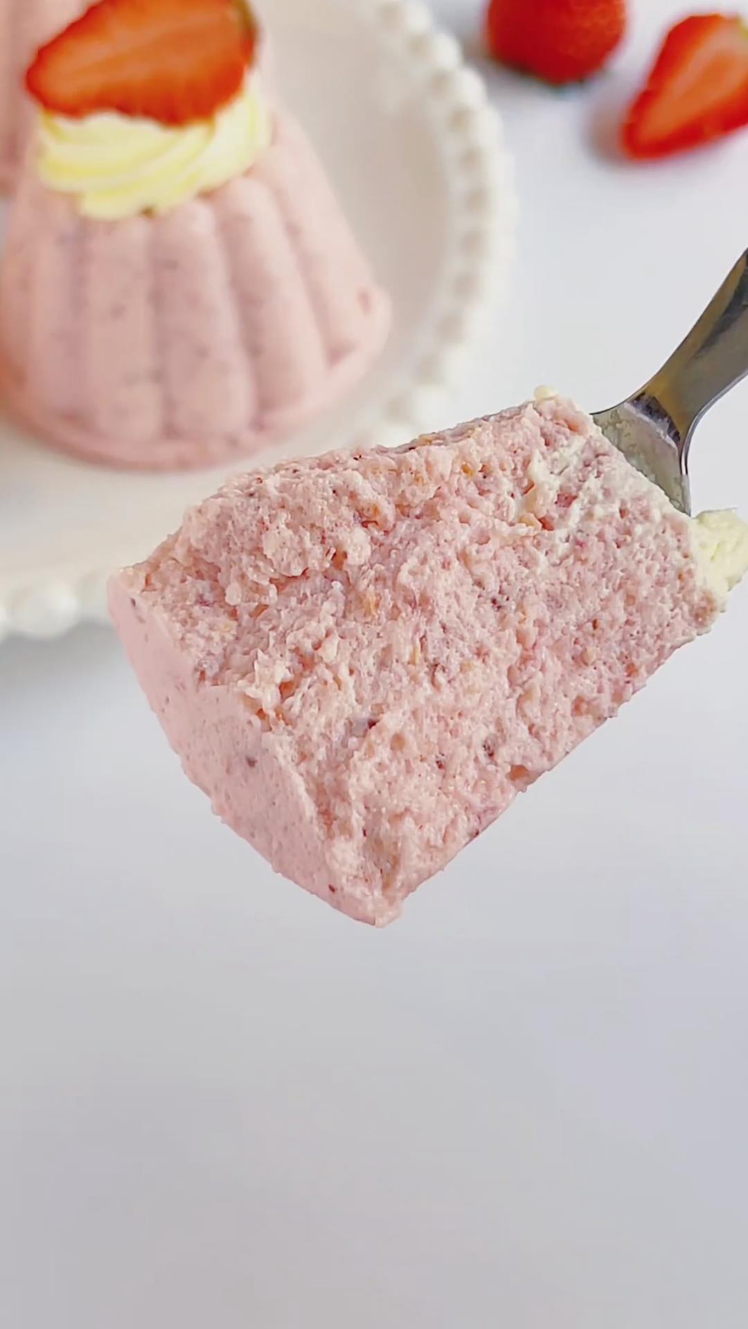 Strawberry Panna Cotta (1)