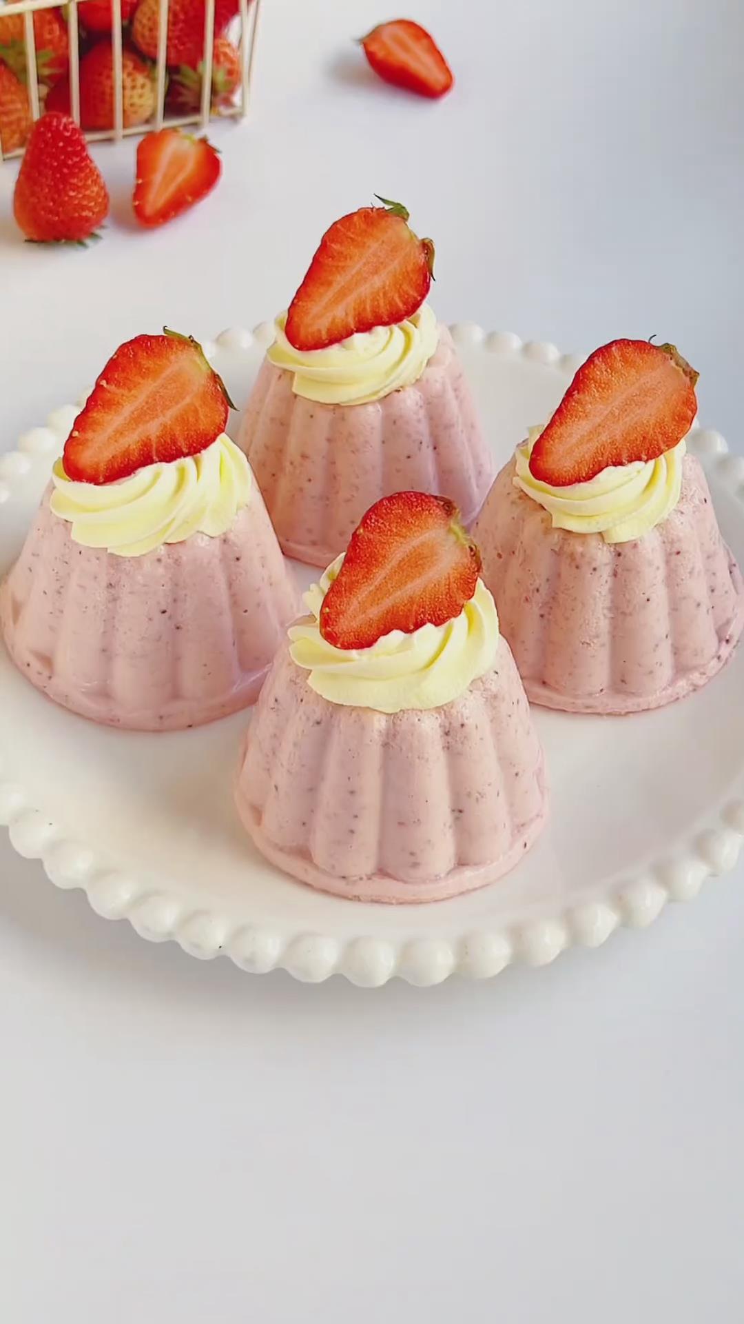 Strawberry Panna Cotta (2)