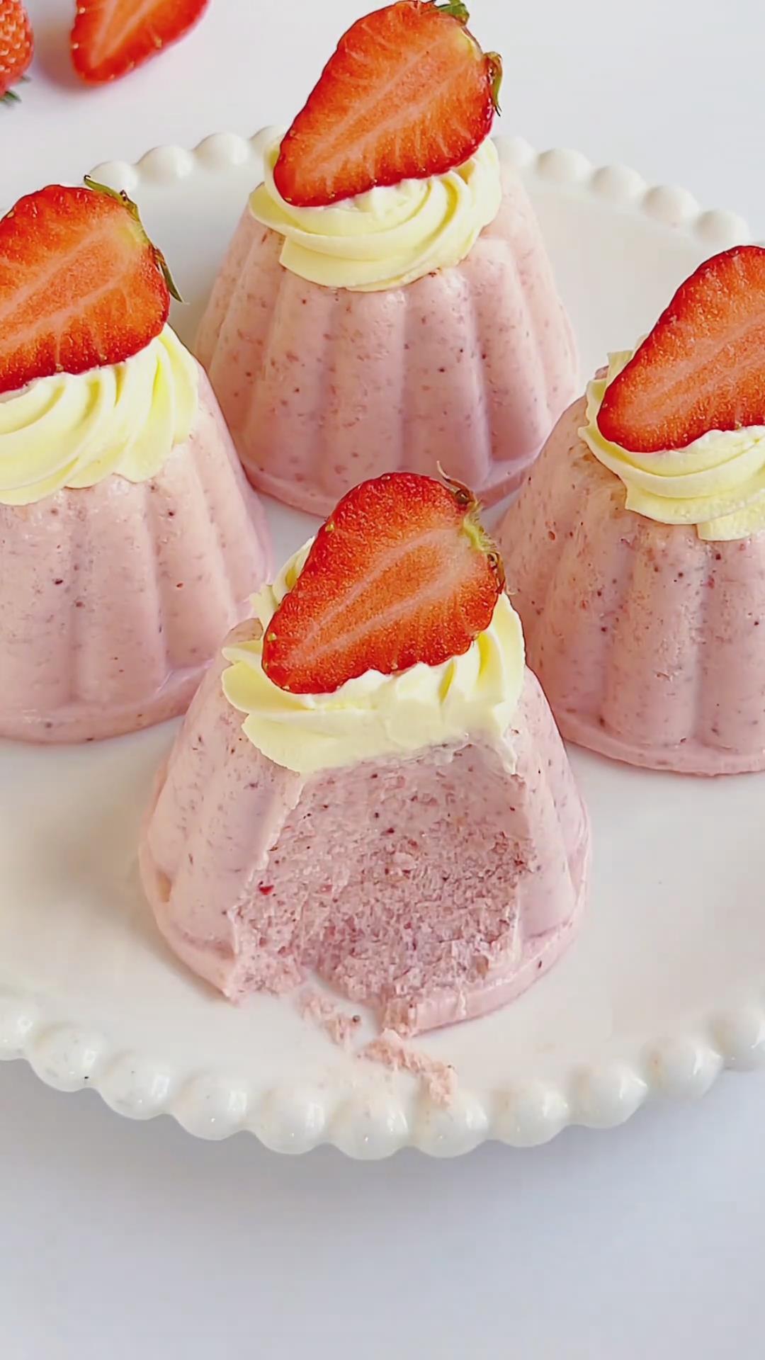 Strawberry Panna Cotta (3)