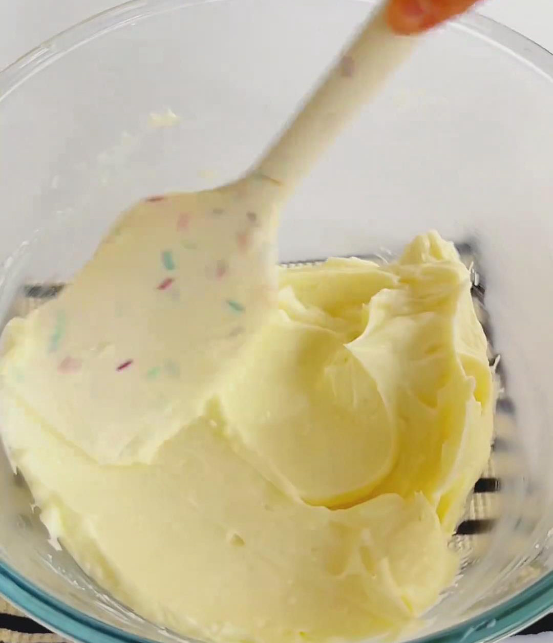 beat 280g softened cream cheese with 35g sugar