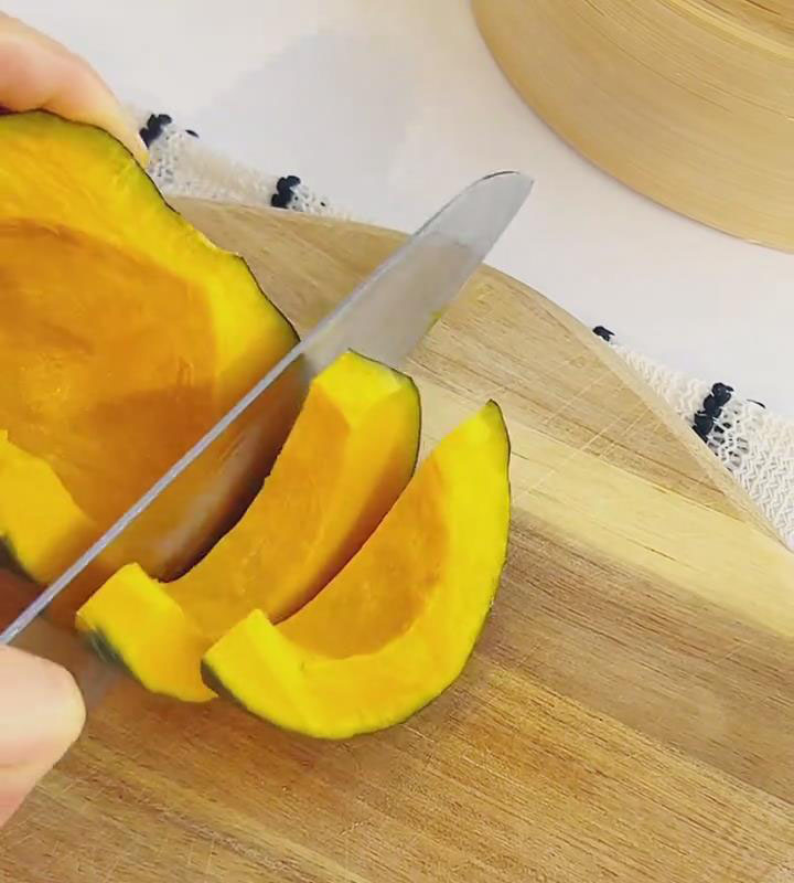 cut pumpkin into 1–2 cm cubes