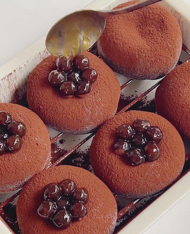 decorate with extra pearls on top