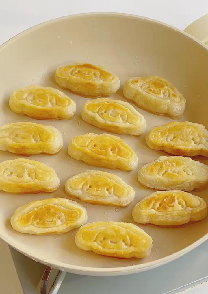 fry 2–3 minutes until golden