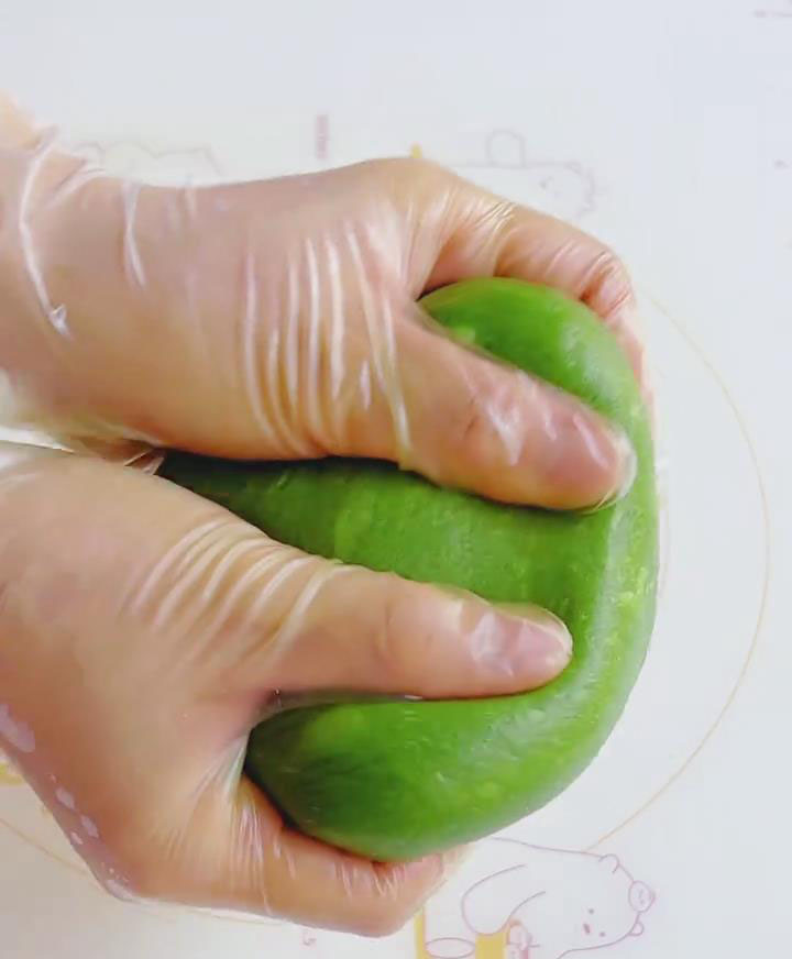 knead until evenly green