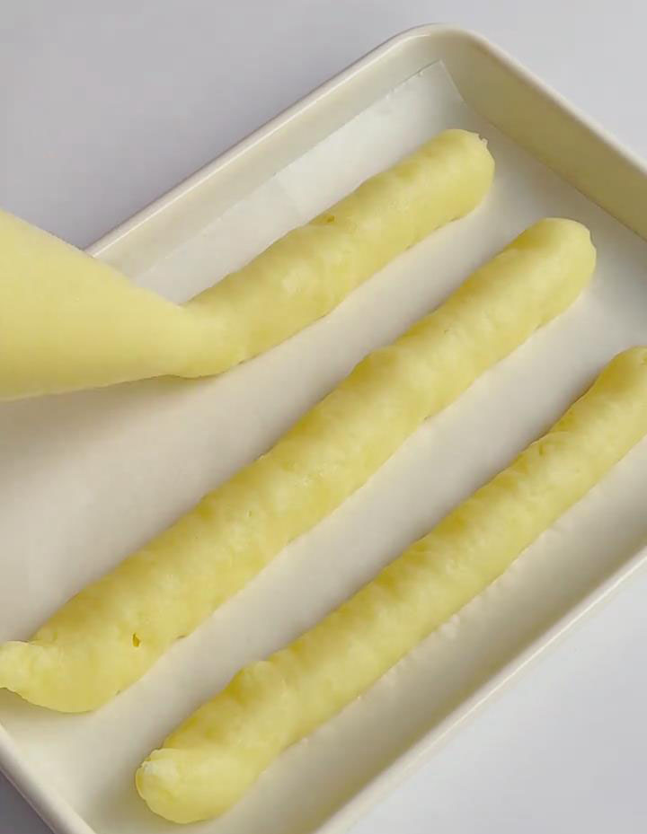 pipe strips about 1.5 cm thick and 20 cm long