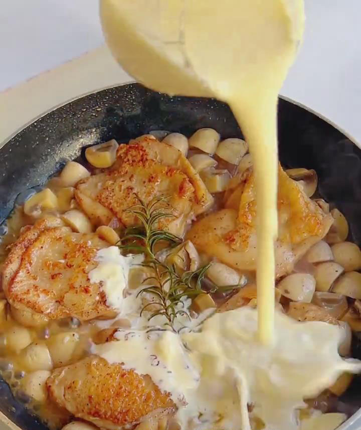 pour in 150ml heavy cream