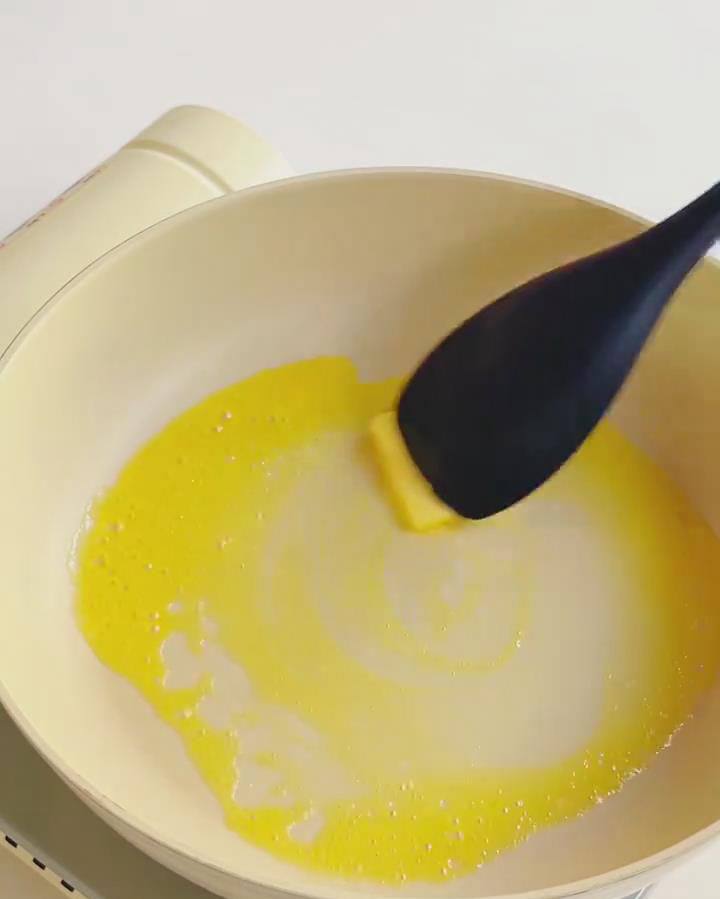 Melt 15 g butter in a pan over low heat
