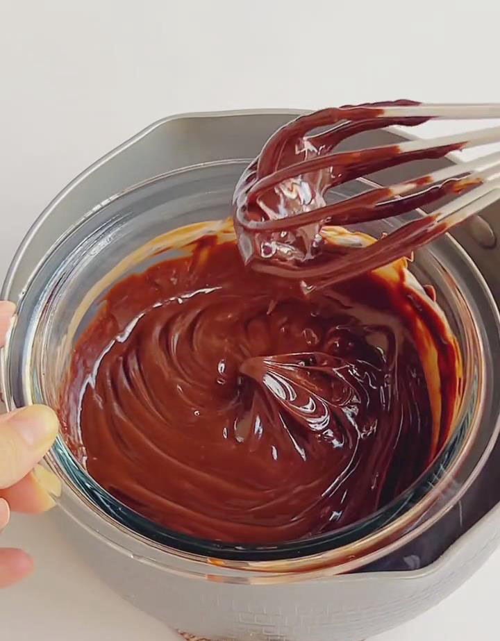 stir until the mixture becomes glossy and smooth