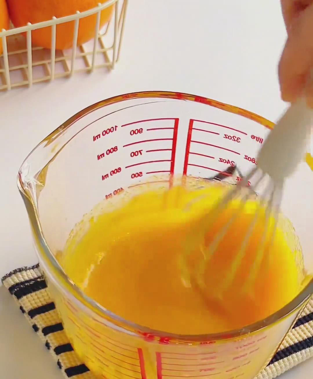 whisk together egg yolks and sweetener2