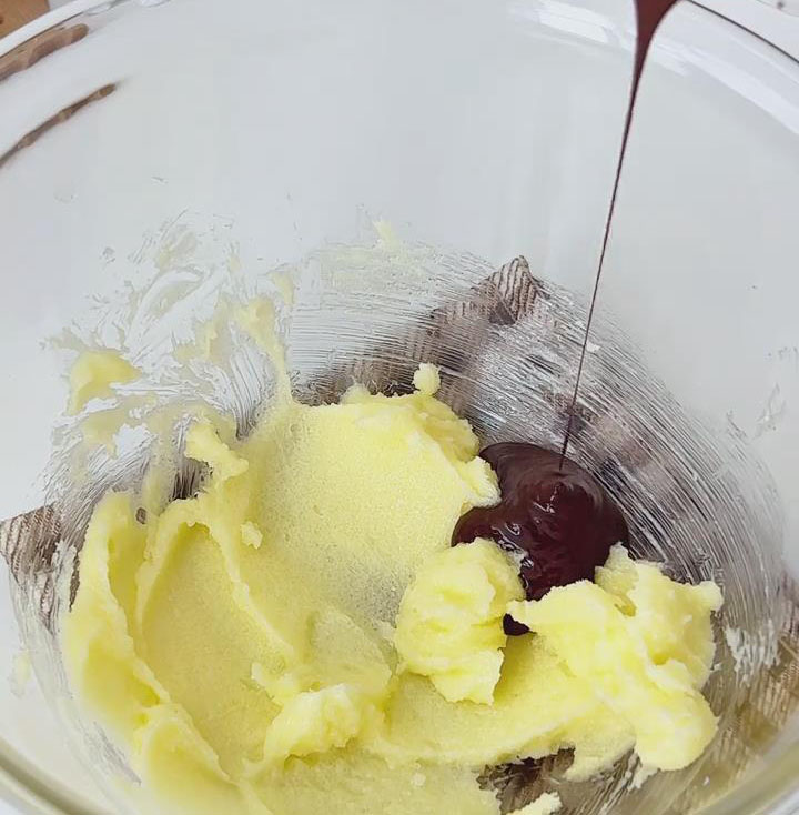 Add cooled meltedchocolate