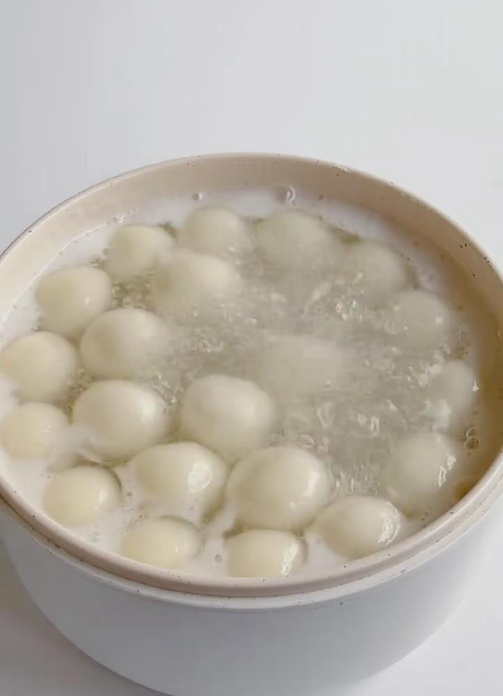 Boil the rice balls