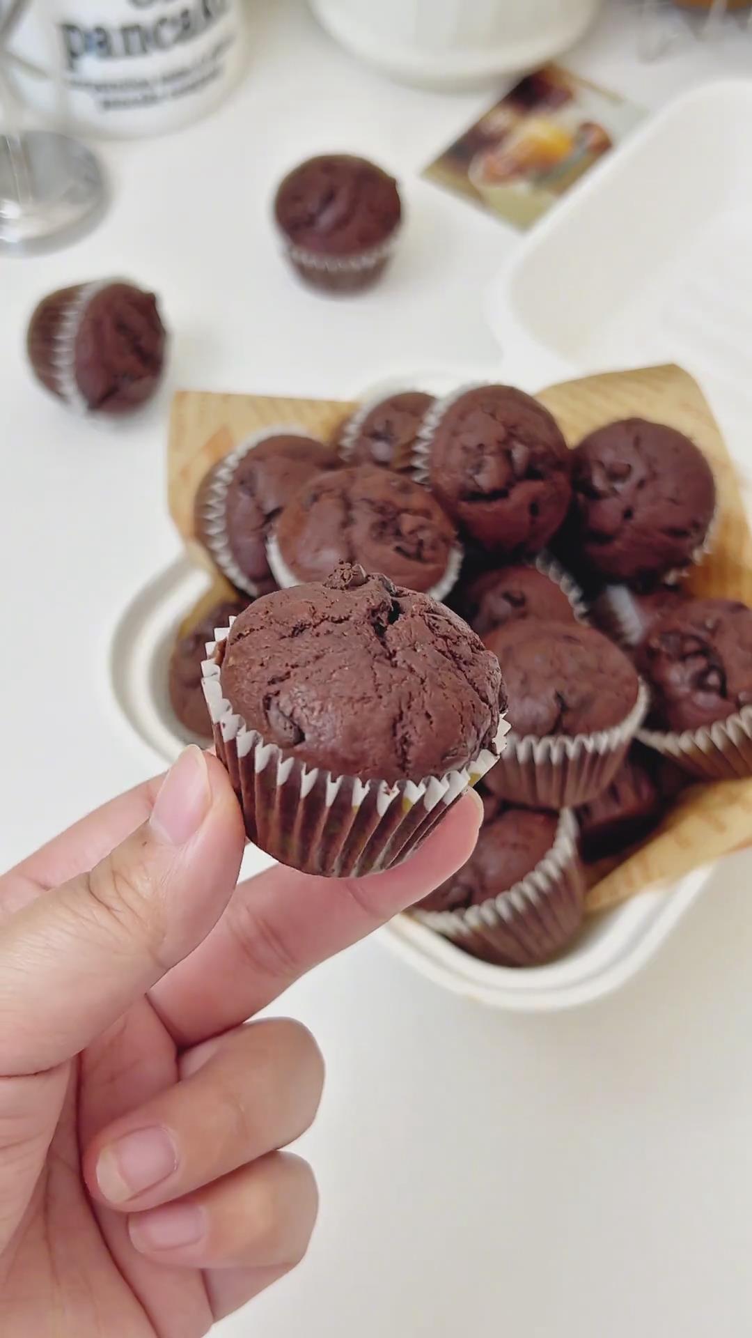 Chocolate Chip Muffins (3)