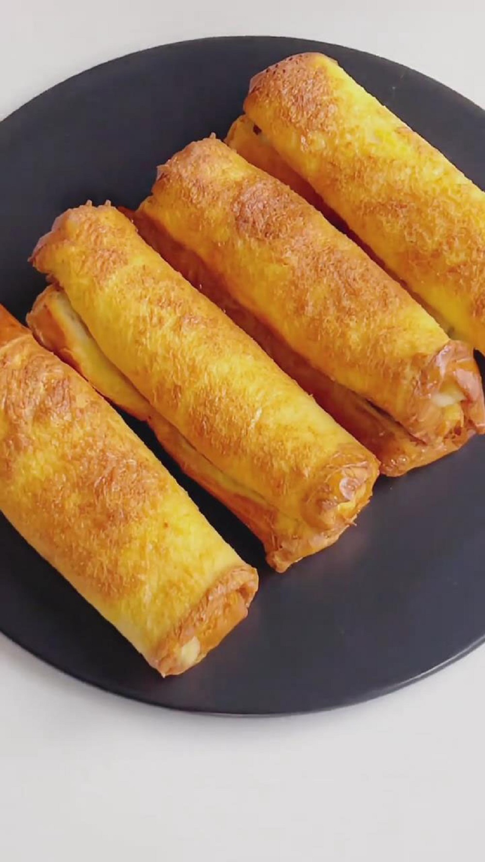 Ham and Cheese Toast Roll Ups