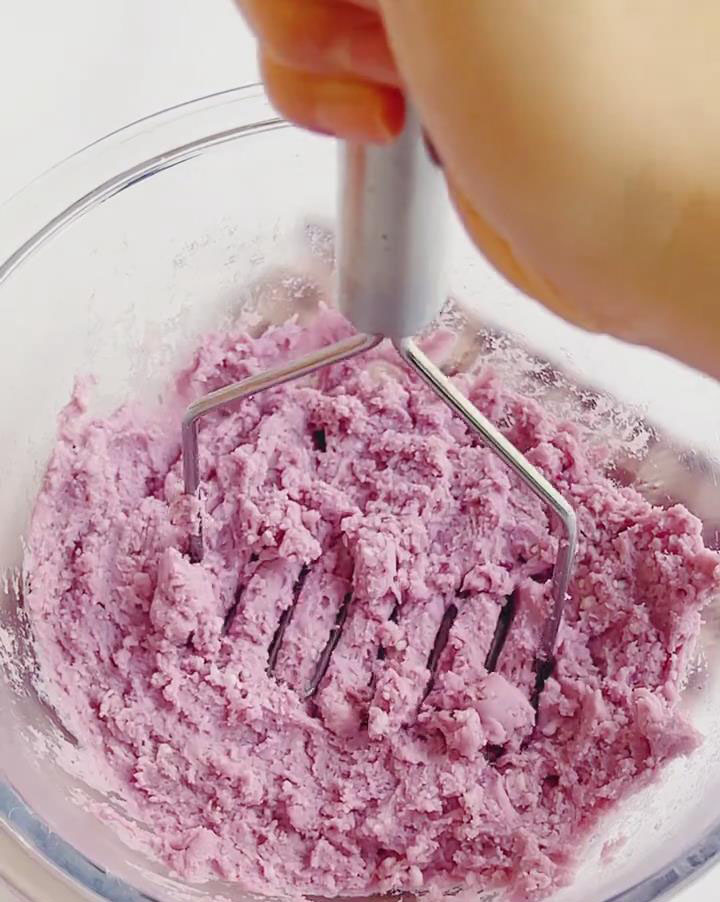 Mash with a spoon or smasher