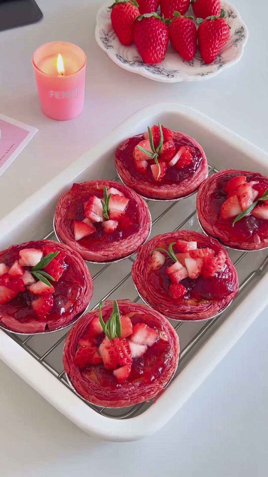 Mini Strawberry Tarts (1)
