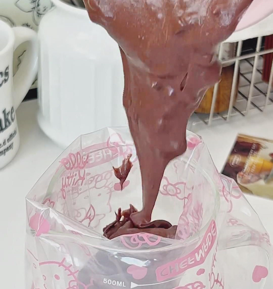 Transfer the batter into a piping bag