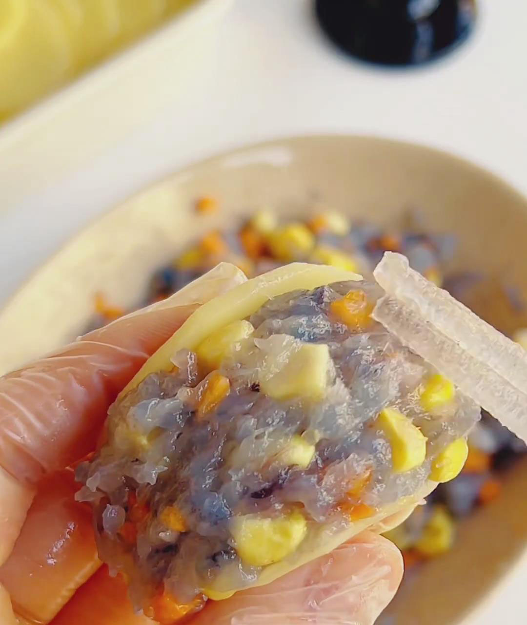 ring the two ends of the potato slice up and over the filling