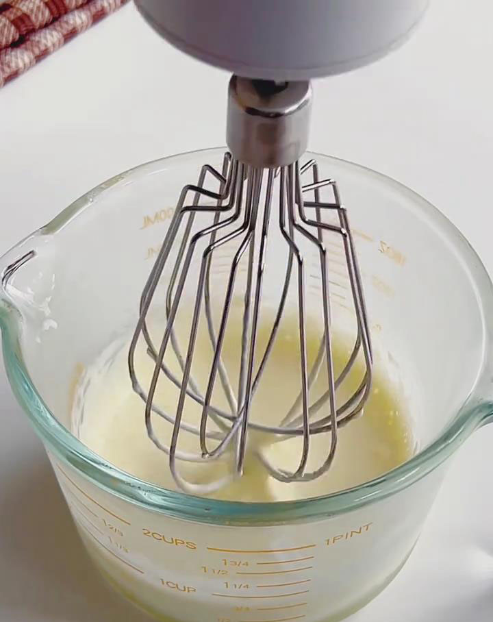 whip the whipping cream