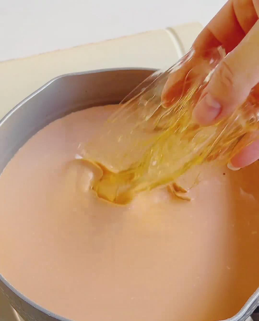 Add the softened gelatin