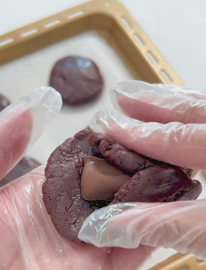 place a chocolate chunk in the center